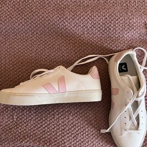 Vejas brand new! Womens size 10